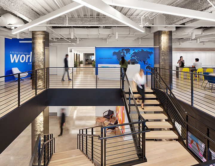 7000平在線招聘企業總部辦公樓樓梯裝修改造設計方案 7000平在線招聘企業總部辦公樓樓梯裝修改造設計方案