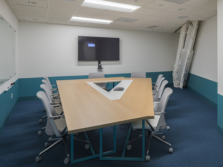 1200平時尚多彩醫療科技公司辦公室會議室裝修設計案例 1200平時尚多彩醫療科技公司辦公室會議室裝修設計案例