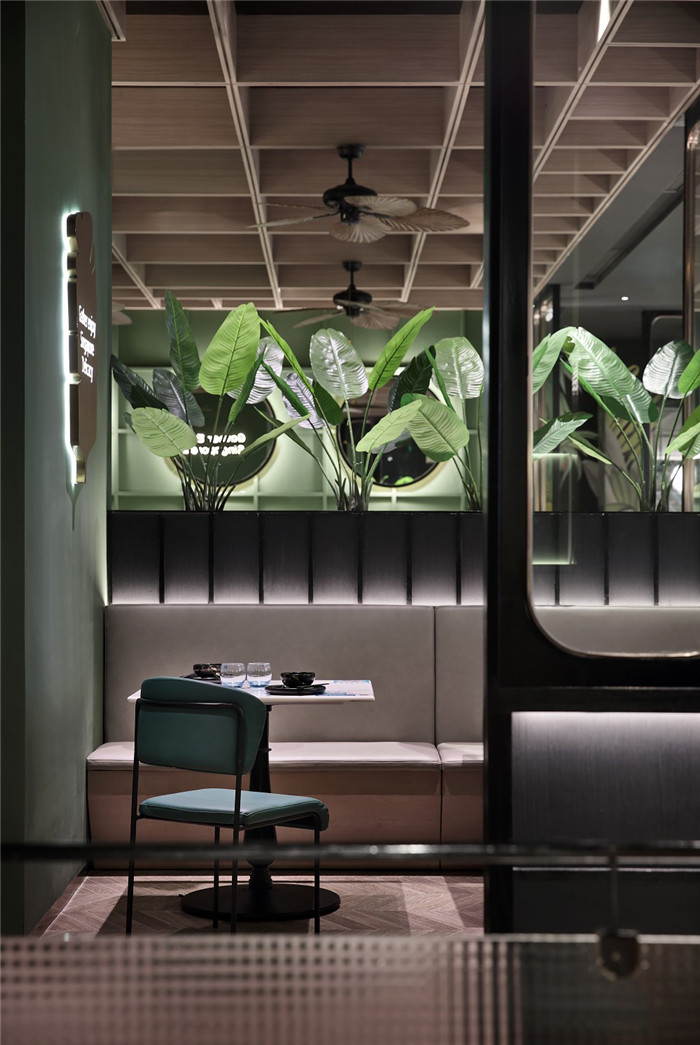 鄭州專業(yè)餐廳裝修公司推薦星美聚融合餐廳裝修設(shè)計實景圖 鄭州專業(yè)餐廳裝修公司推薦星美聚融合餐廳裝修設(shè)計實景圖