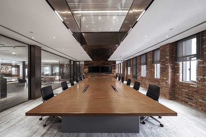 老廠房變身新展廳  Logic上海家具展廳裝修設計方案 老廠房變身新展廳  Logic上海家具展廳裝修設計方案