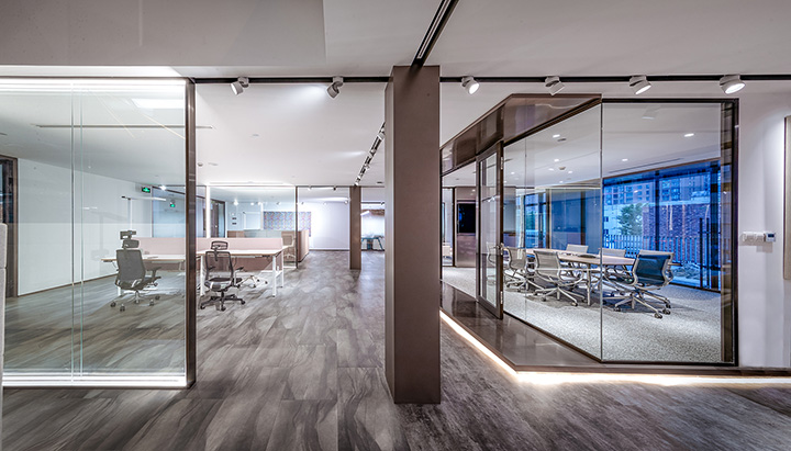 老廠房變身新展廳  Logic上海家具展廳裝修設計方案 老廠房變身新展廳  Logic上海家具展廳裝修設計方案