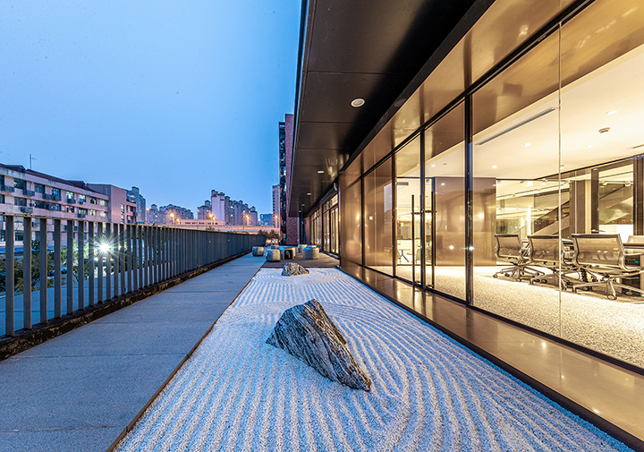 老廠房變身新展廳  Logic上海家具展廳裝修設計方案 老廠房變身新展廳  Logic上海家具展廳裝修設計方案