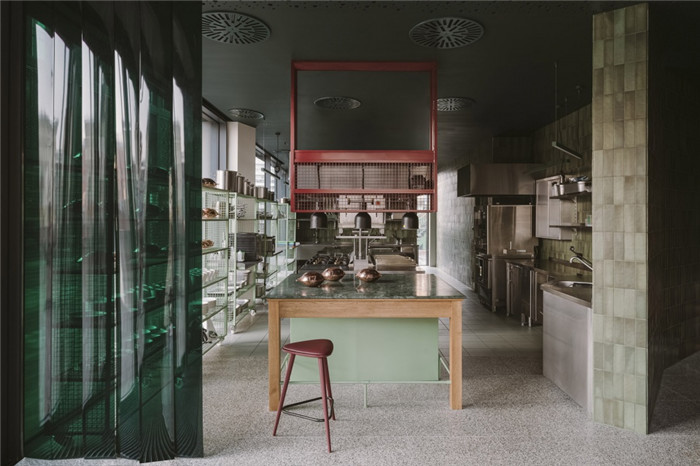 鄭州餐廳裝修專(zhuān)家分享精致工業(yè)風(fēng)融合西餐廳設(shè)計(jì)方案 鄭州餐廳裝修專(zhuān)家分享精致工業(yè)風(fēng)融合西餐廳設(shè)計(jì)方案