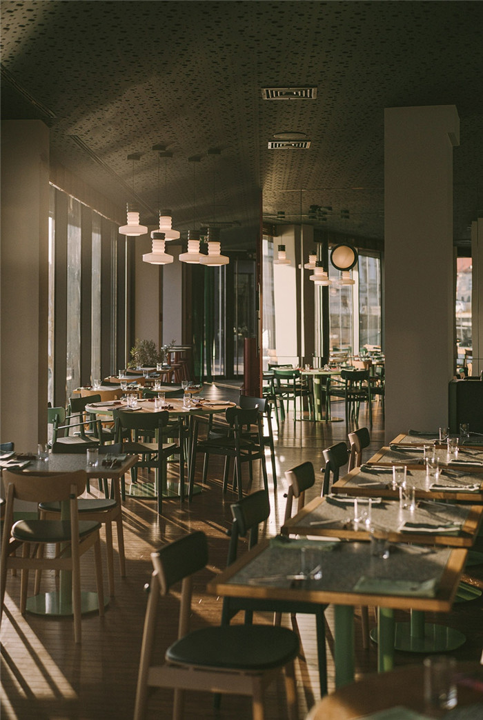 鄭州餐廳裝修專(zhuān)家分享精致工業(yè)風(fēng)融合西餐廳設(shè)計(jì)方案 鄭州餐廳裝修專(zhuān)家分享精致工業(yè)風(fēng)融合西餐廳設(shè)計(jì)方案