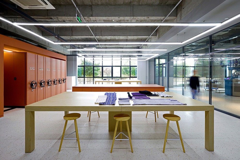 400平極簡工業(yè)風(fēng)圣東尼研究中心&辦公裝修設(shè)計方案