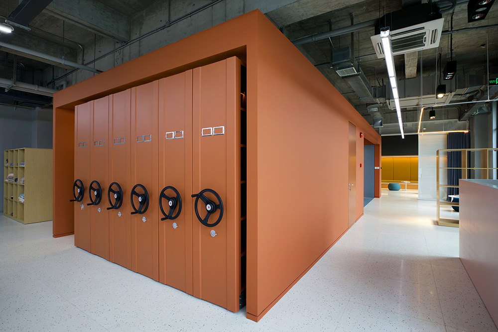 400平極簡工業(yè)風(fēng)圣東尼研究中心&辦公裝修設(shè)計方案