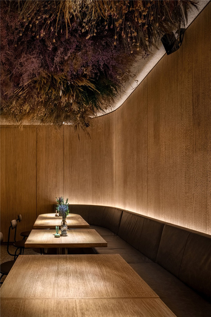 回歸自然  特色懷舊工業風兔子主題餐廳卡座區裝修設計方案 回歸自然  特色懷舊工業風兔子主題餐廳卡座區裝修設計方案