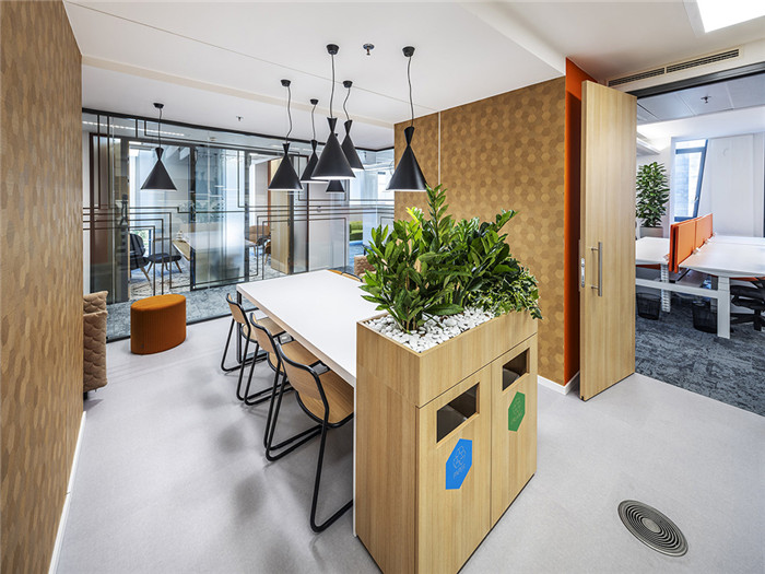 美國閃存制造科技公司可持續環保辦公裝修設計方案 美國閃存制造科技公司可持續環保辦公裝修設計方案